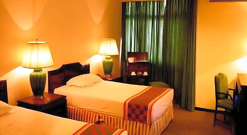 Hotel Centrepoint (Self Check In After 5PM)