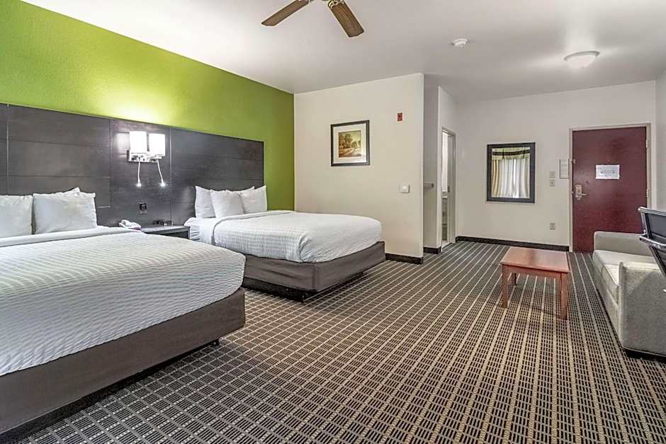 Clarion Inn & Suites Weatherford South