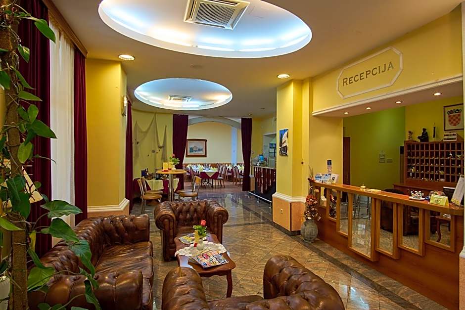 Hotel Vila Ružica- glavna zgrada i depandanse