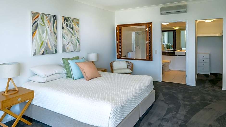 Waters Edge Apartments