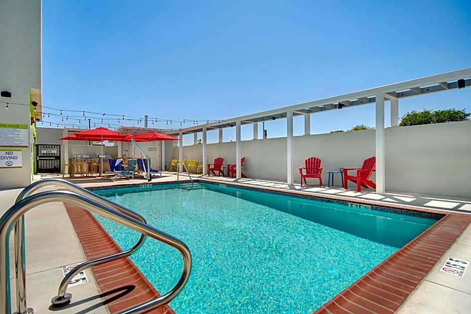 Home2 Suites by Hilton Garden Grove Anaheim