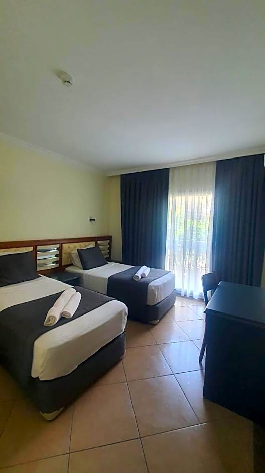 Club Karakas Apart Otel