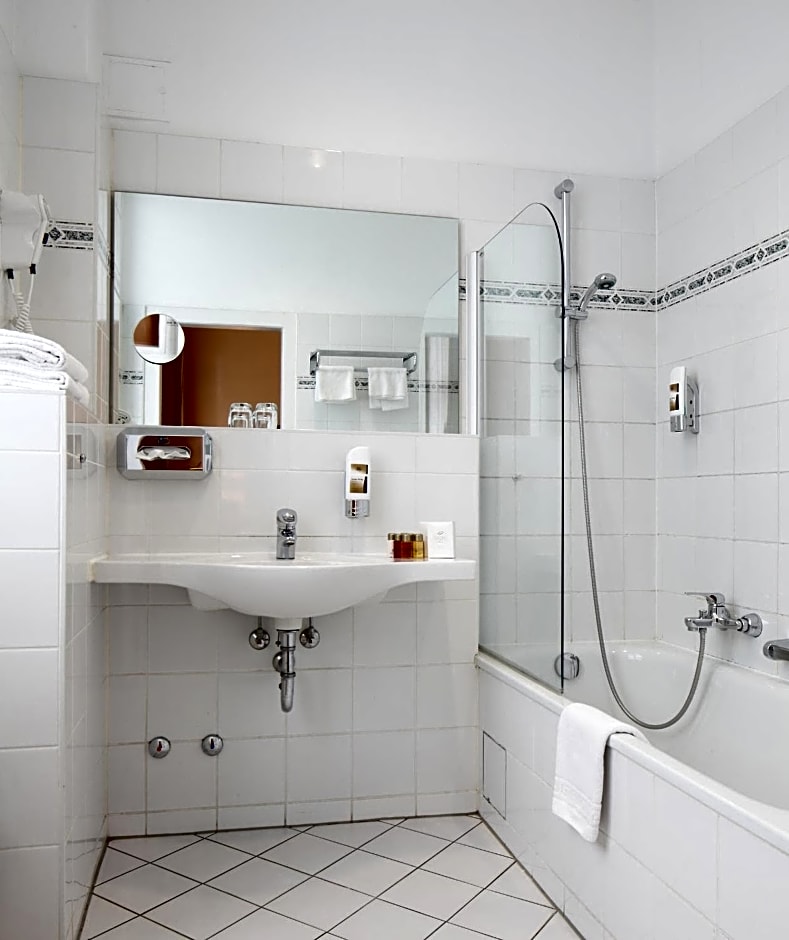 Centro National Frankfurt, Trademark Collection by Wyndham