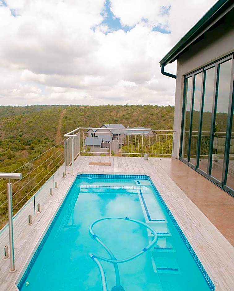 Elements Sunrise Bush Lodge