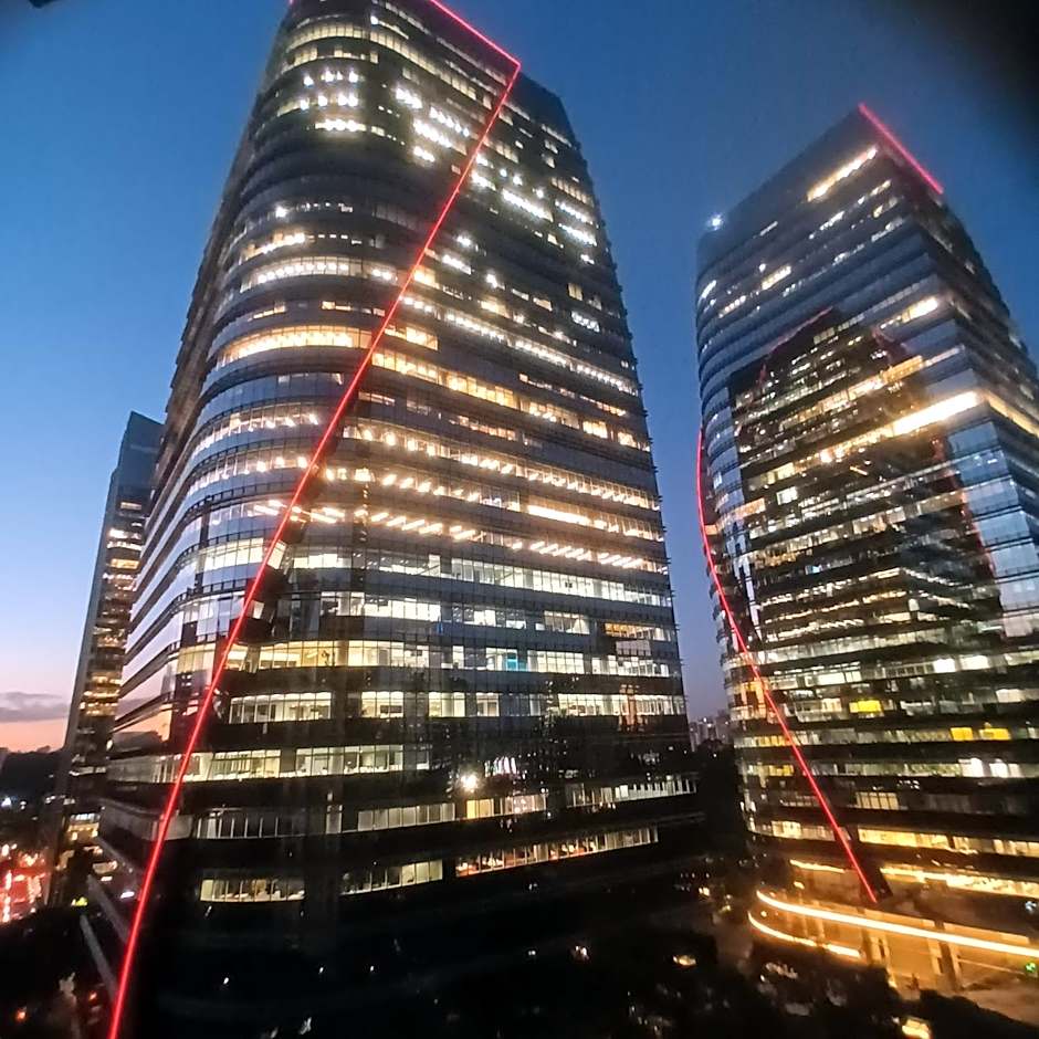 INCRIVEL Flat proximo Shoppings JK e Vila Olimpia