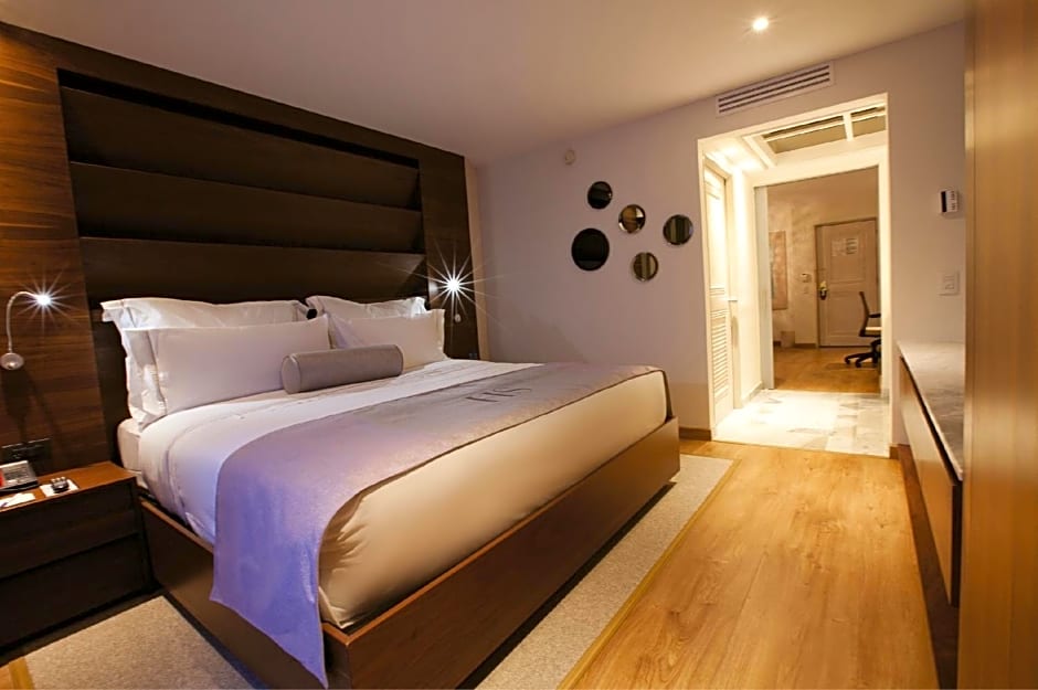 HS HOTSSON Hotel Leon