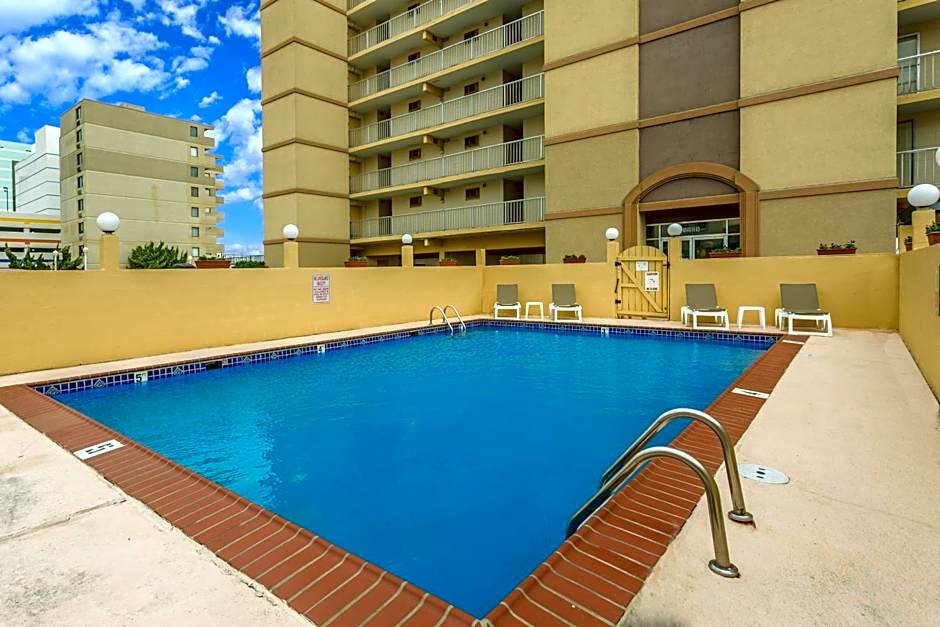 Aquarius Oceanfront Hotel