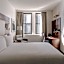 Club Quarters Hotel, Wacker at Michigan