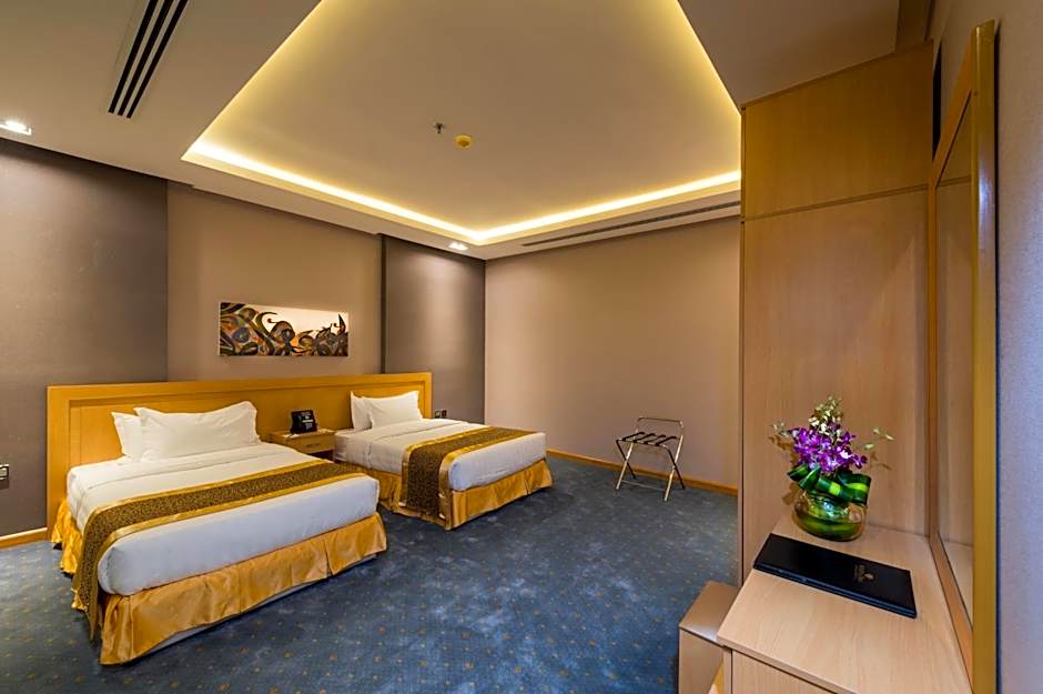 Photo 1 of 3 of Suite