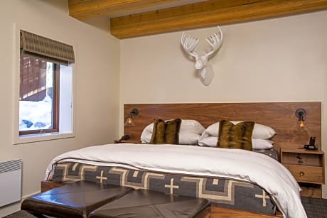 Standard Queen Room