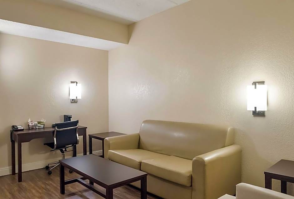 Red Roof Inn Tupelo
