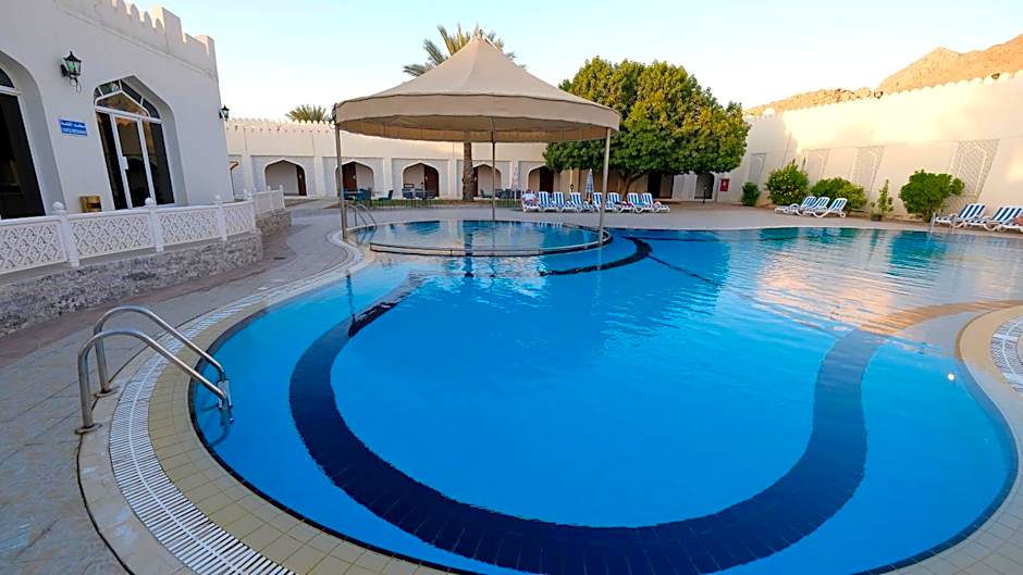 Falaj Daris Hotel