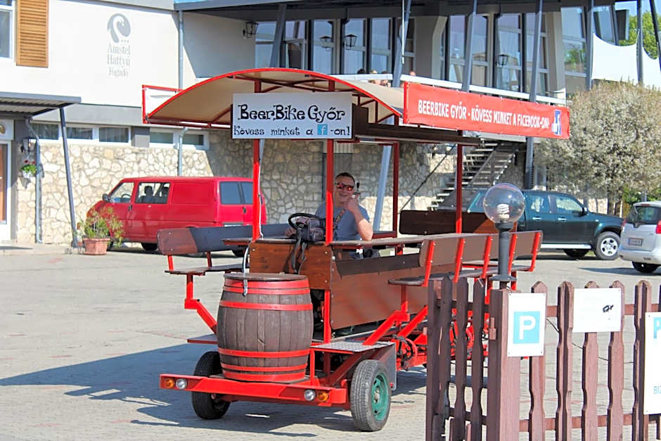 Amstel Hattyú Panzió -Érintésmentes bejelentkezés