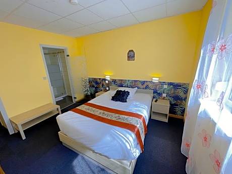 Single Room with Private Bathroom