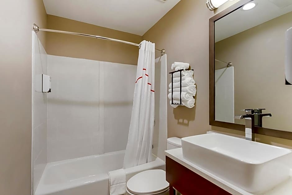 Red Roof PLUS+ Jamaica, NY - JFK Airport 