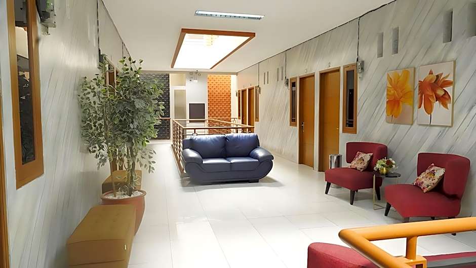 Urbanview Syariah Hotel Tiga ER near Karawang Central Plaza