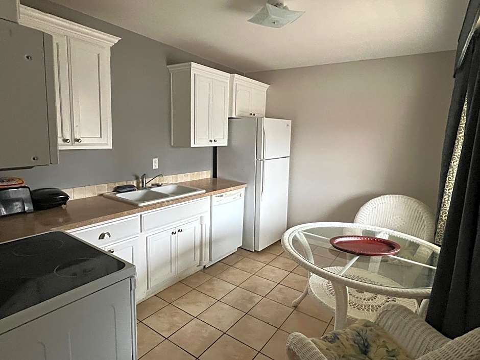 Ozark Inn & Suites