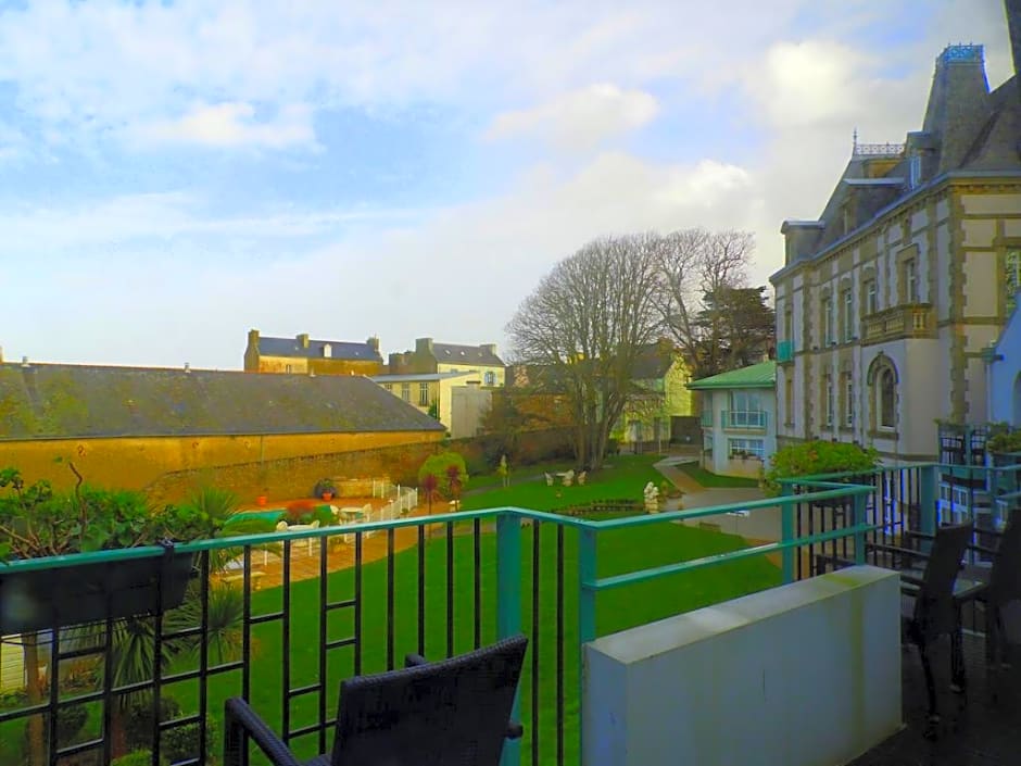 Clos de Vallombreuse, The Originals Relais (Relais du Silence)