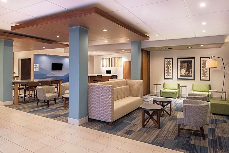 Holiday Inn Express & Suite Kingdom City By IHG