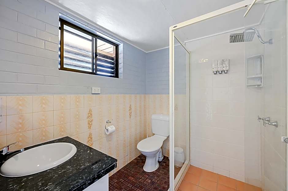 A Raceview Motor Inn