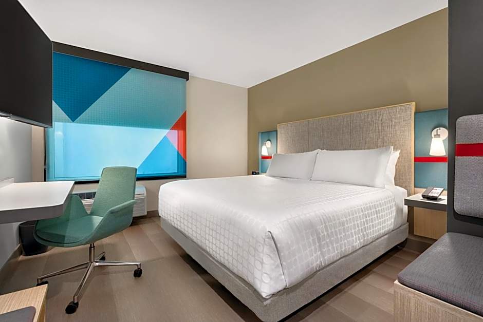 avid hotel Cedar Rapids South By IHG