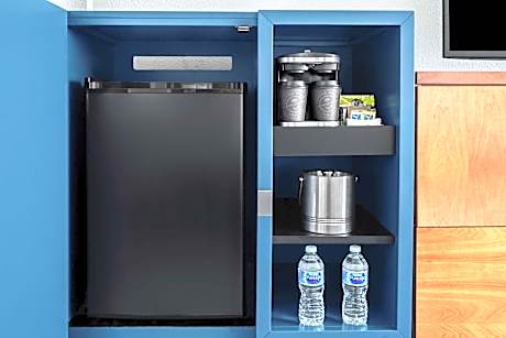 One-Bedroom King Suite with Sofa Bed - Non-Smoking