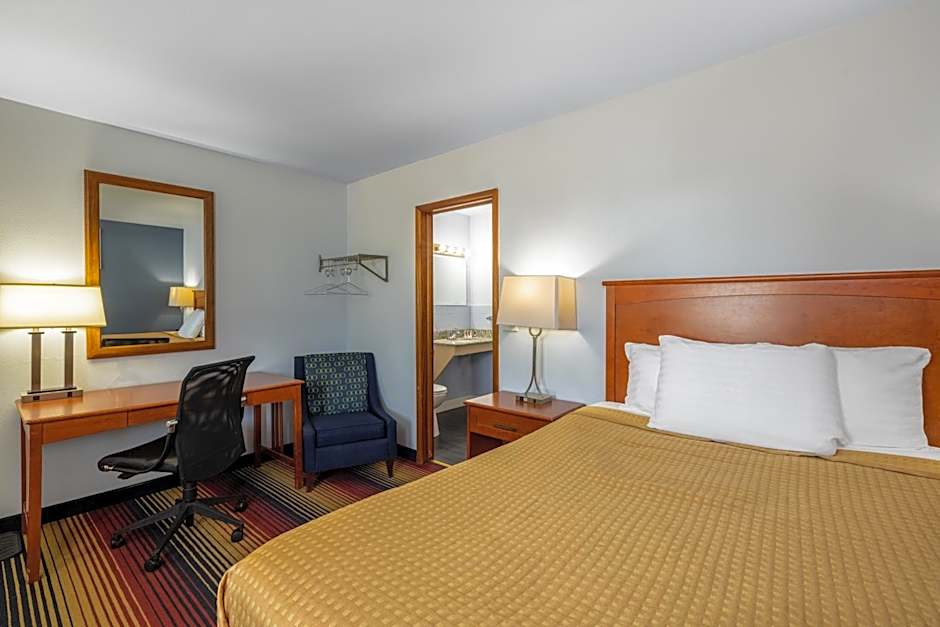 Travelodge by Wyndham Spirit Lake/Okoboji
