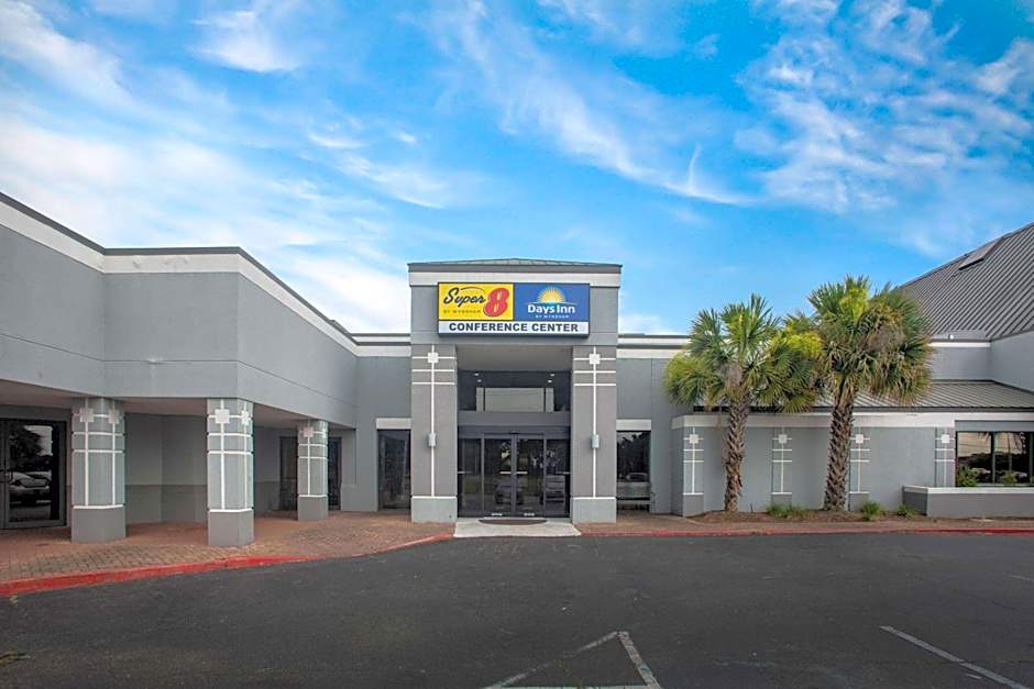 Days Inn by Wyndham Mobile I-65