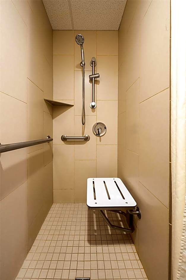 DoubleTree By Hilton Houston Hobby Airport
