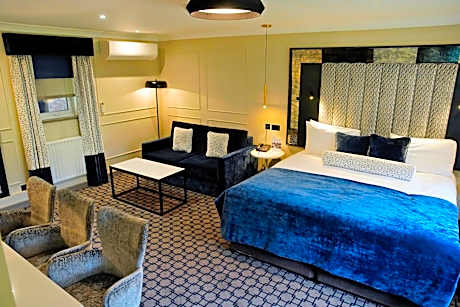 Executive Family Room