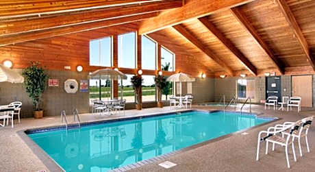 Fossil Creek Hotel & Suites