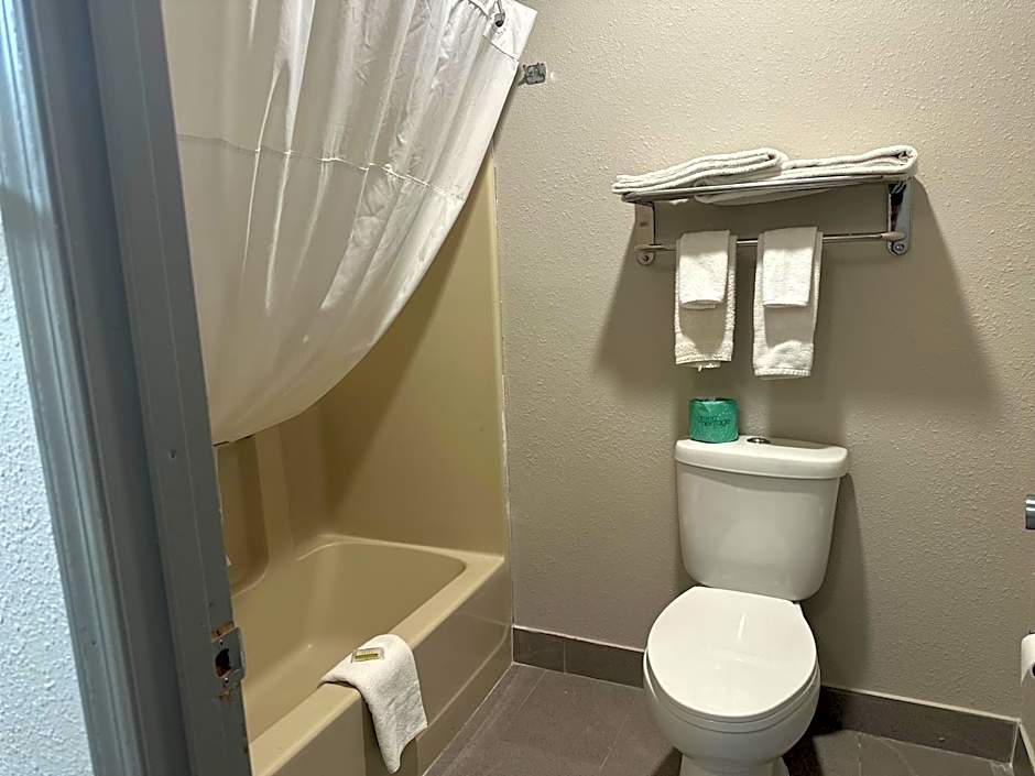 Days Inn by Wyndham Huntington