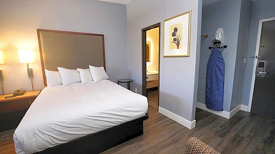 SeaSide Inn & Suites