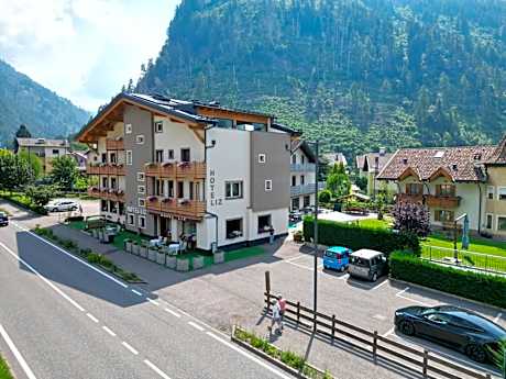 Liz Hotel & Apartments