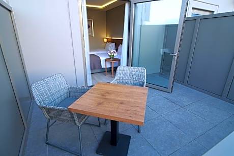 Standard Queen Room with Balcony