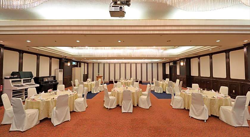 Garden Hotel Shiunkaku Higashi-Matsuyama