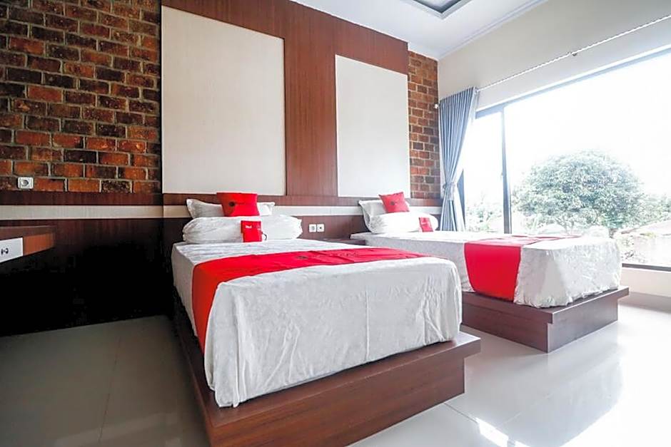 RedDoorz Plus near Kualanamu Airport Medan