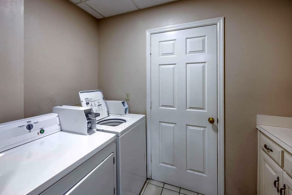 Best Western Spring Hill Inn & Suites