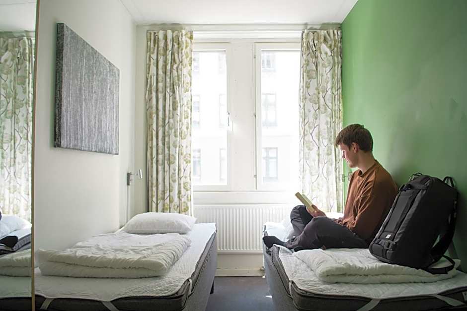 Slottsskogens Hostel