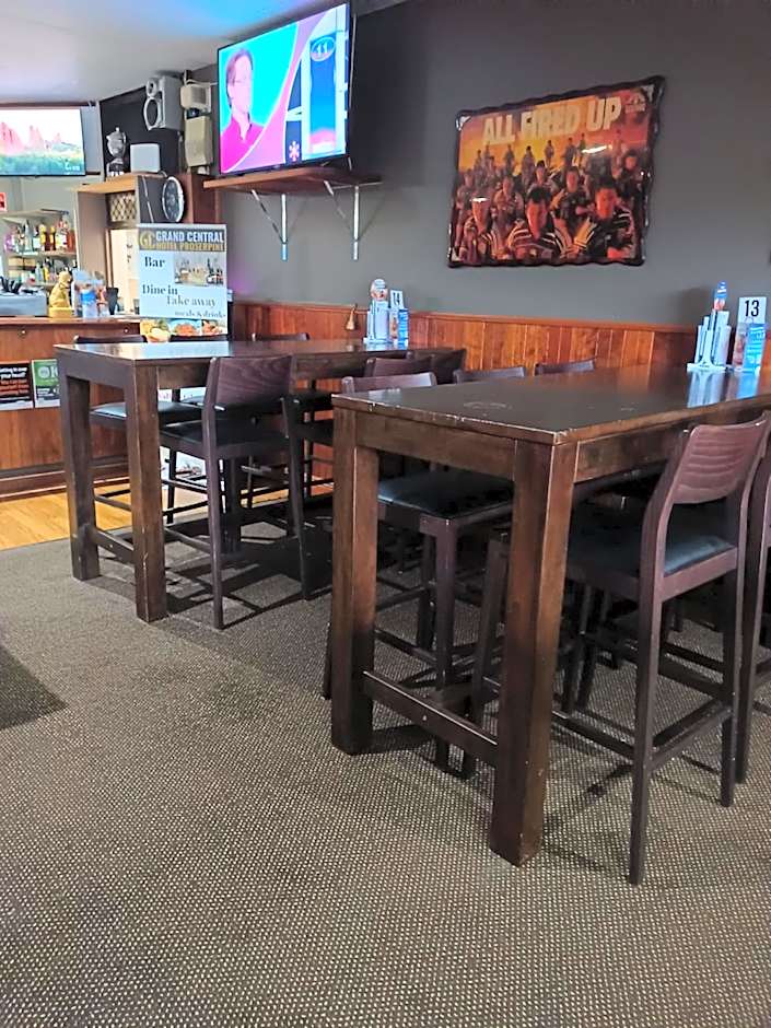GRAND CENTRAL HOTEL PROSERPINE