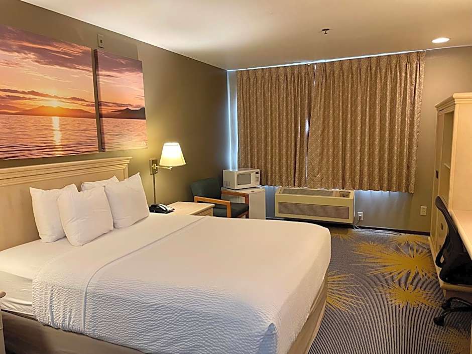 Days Inn by Wyndham Seatac Airport