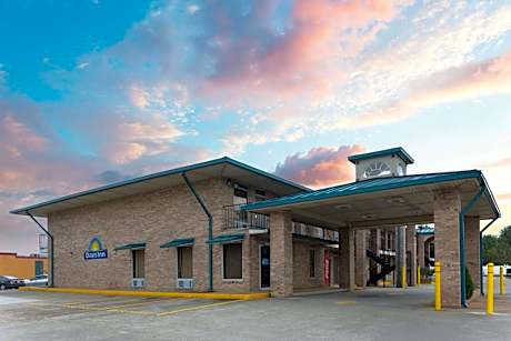 Days Inn by Wyndham Forest