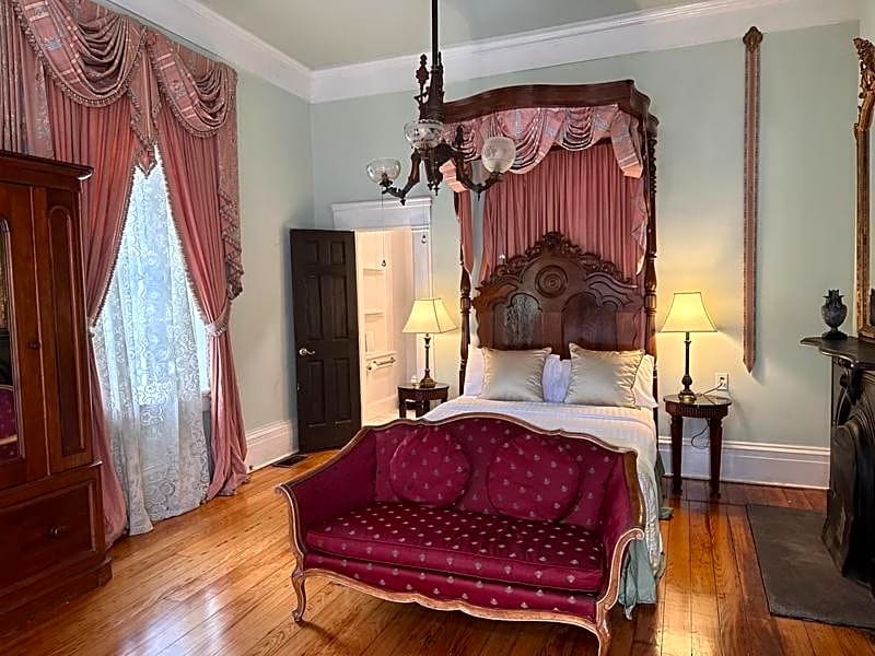 The Inn at Cedar Grove
