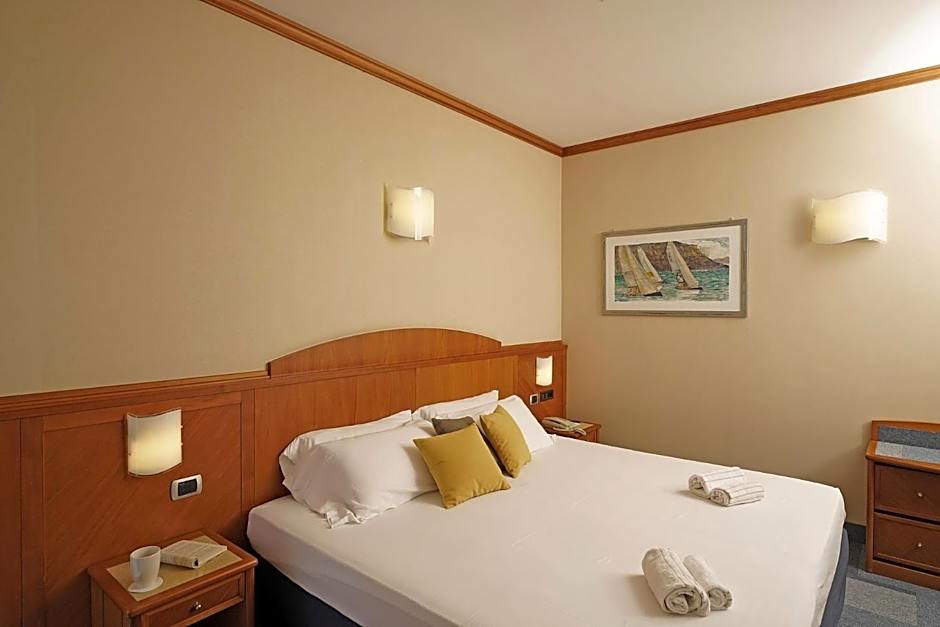 Photo 1 of 5 of Comfort 1 Double Bed or 2 Beds