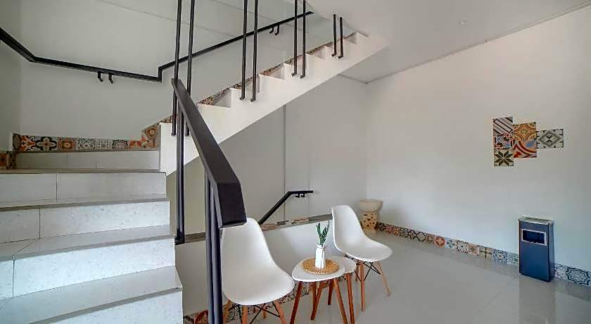 OYO 90447 Kardopa Hotel Megapark