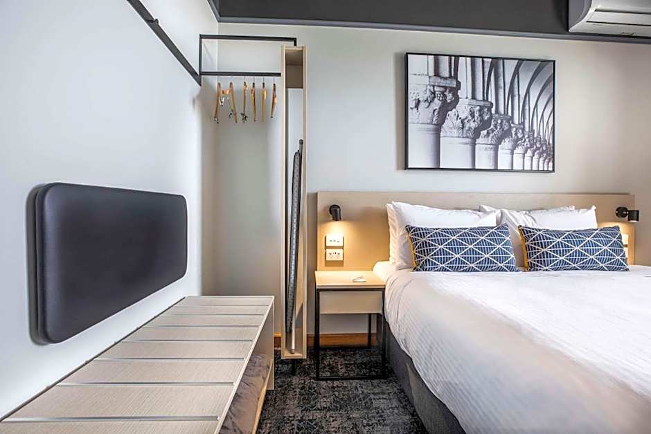 Nightcap at Empire Hotel