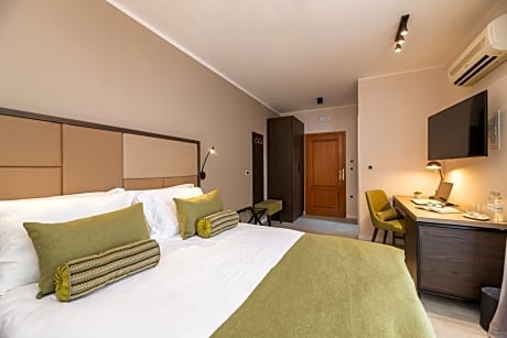 Double room with Terrace-Annex Building