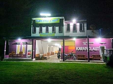 penginapan karanglaut santolo