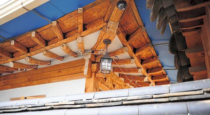 Gaeunchae Hanok Guesthouse Jeonju