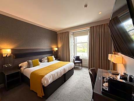 Town Square View Room
